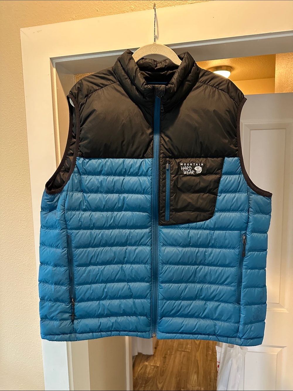 Mountain Hardwear Blue and Black Quilted Insulated Vest